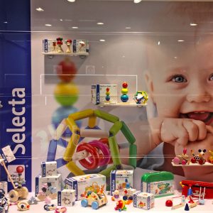 Selecta Spielzeug display window